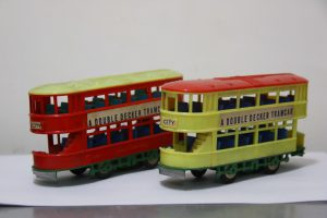 除了手造模型,Eric也會收藏舊款電車模型, 圖為70年代行駛電車。(受訪者提供)